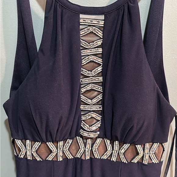 XSCAPE PROM DRESS IN NAVY BLUE SIZE 6. - Picture 4 of 10